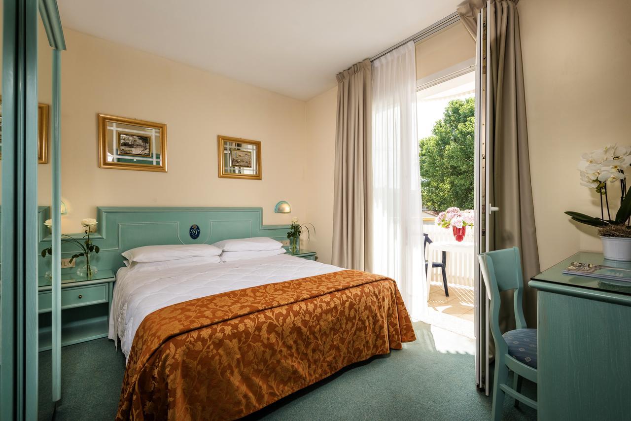 Salus Smart & Chic Hotel リド・ディ・イエゾロ エクステリア 写真