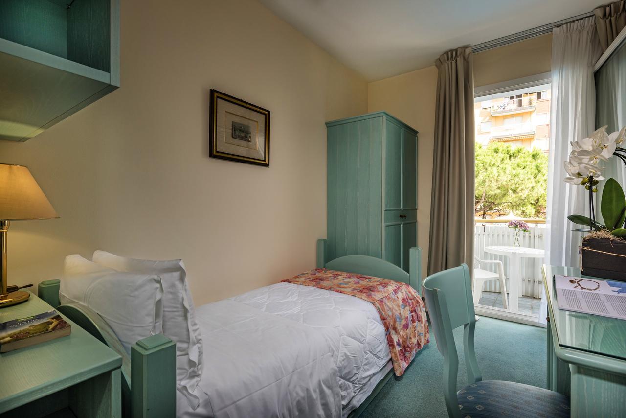 Salus Smart & Chic Hotel リド・ディ・イエゾロ エクステリア 写真